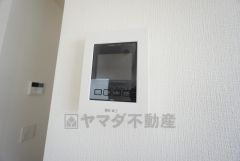 防犯性、セキュリティ対策に安心できるテレビモニター付きインターフォンです。セールスマン対策にもなり安心できます。