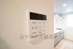 おいだき機能つきなのでお風呂に入る時間が異なるご家庭には嬉しいですね。ボタン一つで快適で便利な生活が＾＾