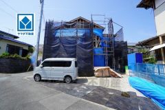西鉄バス「若久」歩5分。天神博多行＾＾快速も停車。歩7分圏にサニー＆ファミマ＆ローソン＆保育園＆郵便局＆病院など周辺環境充実。