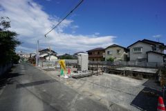 前面道路は北西側約4ｍの公道に面しています＾＾
