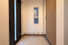 ご家族の靴をスッキリと片付けられるシューズボックス付きの玄関です＾＾スッキリと片付いた玄関は気持ちがいいです