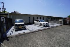 敷地内に駐車場あります＾＾ 月額（10，000～20，000円）最新の空き状況についてはお問い合わせください。 