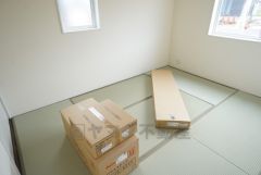 6帖。リビング隣には、ホッとできる和室を用意。客間としてはもちろん、お子様のお昼寝スペースや書斎としても活躍してくれそうです＾＾ 