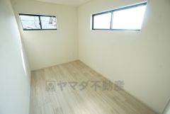 2面採光を確保した明るい室内は、風通しも良く、大変居心地の良い空間となっております。