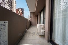 陽当たりの良い、ワイドバルコニーです。お洗濯やお布団干しはもちろん、日光浴スペースにも＾＾ 天気のいい日にはお布団もまとめて干せそうですね＾＾ 