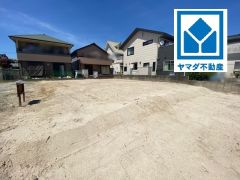 2026年5月撮影。 全2区画の新築戸建です。 歩10分圏：ロピア・白水大池公園・ナフコ・ＭｒＭａｘ・ローソン・ファミマなど。西鉄バス「松ヶ丘団地」停歩6分。大橋駅行き＾＾