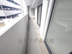 広々としたバルコニー。 天気のいい日にはお布団もまとめて干せそうですね＾＾