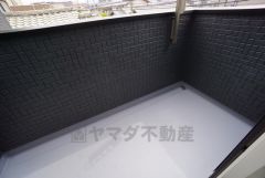 陽当たりの良いバルコニーです。お洗濯やお布団干しはもちろん、日光浴スペースにも＾＾足元は防水工事施工済です。 