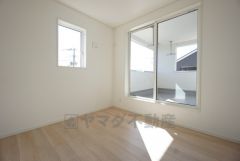 5帖。住む人のこだわりを活かす洋室＾＾クローゼットもあり荷物もすっきり片付けられ、ゆとりのある暮らしが出来ます＾＾