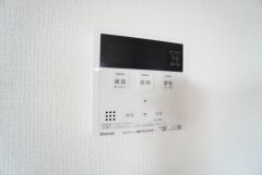おいだき機能つきなのでお風呂に入る時間が異なるご家庭には嬉しいですね。ボタン一つで快適で便利な生活が＾＾