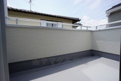 陽当たりの良いバルコニーです。お洗濯やお布団干しはもちろん、日光浴スペースにも＾＾足元は防水工事施工済です。