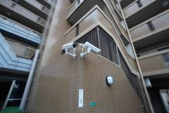 マンションの共用部に防犯カメラ付き。マンション内のトラブル・犯罪の抑止効果があり、防犯性がアップします。