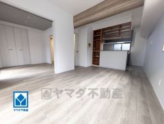 家族が集まる開放的なリビング。思い思いの時間を過ごしたり食事をしたり、素敵な団らんの場になりますね＾＾