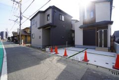 前面道路は東側約4.3ｍの公道に面しています＾＾