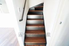 リビング階段は顔を合わせる時間が増えるので、ご家族とのコミュニケーションがとりやすく距離がグッと縮まりそうですね＾＾