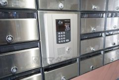 マンションエントランスにはモニター付きオートロック完備。玄関先にはインターホン付きとセキュリティ面も安心です＾＾