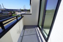 天気のいい日にはお布団もまとめて干せそうですね＾＾日当たり、風通し良好＾＾