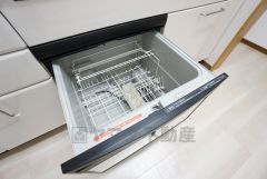 炊事時間を大幅に短縮できる食器洗浄乾燥機付き＾＾食器を洗う手間が減るので家族とのコミュニケーションの時間や自分の時間が増えますね。