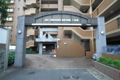 二日市小学校徒歩9分。スーパーやコンビニなども近く周辺環境充実。快適でゆとりのある生活空間で新生活を始めましょう^^
