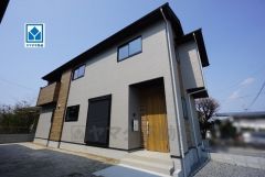 西鉄バス「屋形原」停まで徒歩2分＾＾天神方面行き＾＾小・中学校すぐ＾＾花畑小7分・柏原中6分。4LDK＾＾敷地面積55坪＾＾閑静な住宅地＾＾