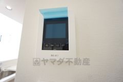 防犯はもちろんセールスマン対策にもなるモニター付きインターホン。 来訪者の顔が見えるので安心ですね＾＾