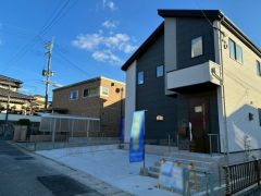  カースペースは2台付きです。マイカー用に、お客さま用にご利用いただけます。