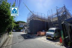 前面道路は南東側約4.9ｍの公道に面しています。