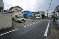 前面道路は北東側約4.5ｍの公道に面しています。