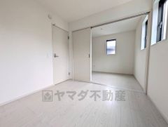 2ドア1ルーム、クローゼットも2ヶ所ついています＾＾お子様の成長に合わせてお部屋を仕切ることができます＾＾