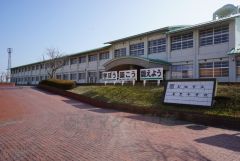 基里中学校