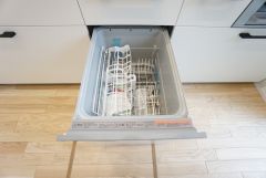 炊事時間を大幅に短縮できる食器洗浄乾燥機付き＾＾食器を洗う手間が減るので家族とのコミュニケーションの時間や自分の時間が増えますね。