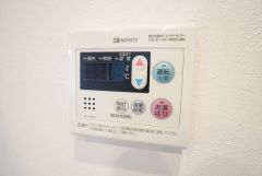 おいだき機能つきなのでお風呂に入る時間が異なるご家庭には嬉しいですね。ボタン一つで快適で便利な生活が＾＾