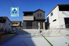 西鉄「二日市」駅(自転車6分/1.3ｋｍ)。西鉄バス「星ヶ丘入口」歩3分。博多駅行き＾＾カースペースは3台分を確保＾＾