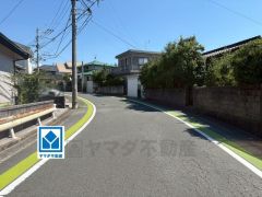 建築条件なし。小学校・中学校とも徒歩10分程の立地＾＾