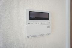 おいだき機能つきなのでお風呂に入る時間が異なるご家庭には嬉しいですね。ボタン一つで快適で便利な生活が＾＾
