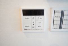 おいだき機能つきなのでお風呂に入る時間が異なるご家庭には嬉しいですね。ボタン一つで快適で便利な生活が＾＾