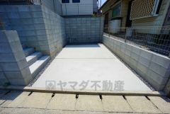 カースペース並列2台。