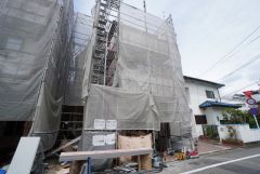 ビルトインガレージ1台分あります＾＾大切なお車を雨風から守れますね。