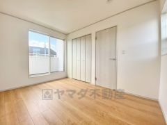 6帖洋室。住む人のこだわりを活かす洋室＾＾広めのクローゼットもあり荷物もすっきり片付けられ、ゆとりのある暮らしが出来ます＾＾