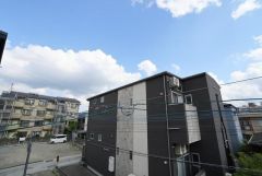 目の前に日差しを遮る建物がないので、日当たり＆風通し良好です＾＾