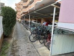 敷地内駐輪場あり。