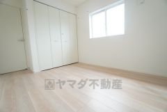 住む人のこだわりを活かす洋室＾＾広めのクローゼットもあり荷物もすっきり片付けられ、ゆとりのある暮らしが出来ます＾＾