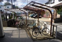 大切な自転車を守れるよう屋根付きの駐輪場になっております。