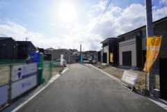 前面道路は東側約6ｍの公道に面しています＾＾