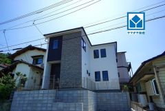 都心へのアクセス良好。スーパーやコンビニなども近く周辺環境充実。 快適でゆとりのある生活空間で新生活を始めましょう^^