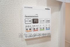 浴室暖房乾燥機には、暖房、乾燥、涼風、換気の4つの機能が付いています。タイマー付きです。換気・雨の日の洗濯も安心です＾＾