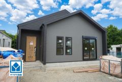生活がワンフロアで完結する、平屋住宅＾＾オール電化＾＾P4台分＾＾敷地面積約84坪＾＾