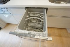 家事の時間が短縮できる食器洗浄乾燥機付。後片付けもラクラクです。