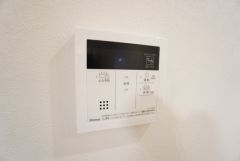 おいだき機能つきなのでお風呂に入る時間が異なるご家庭には嬉しいですね。ボタン一つで快適で便利な生活が＾＾