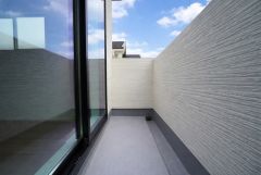 陽当たり、風通しの良いバルコニー＾＾天気のいい日にはお布団もまとめて干せそうですね＾＾